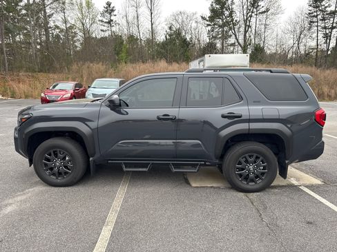 Used 2025 Toyota 4Runner SR5 image 8