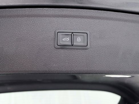 Used 2022 Audi SQ5 Prestige w/ Prestige Package AWD/4WD image 39