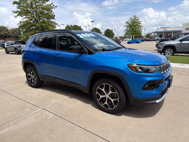 Used 2024 Jeep Compass Limited AWD/4WD image 7