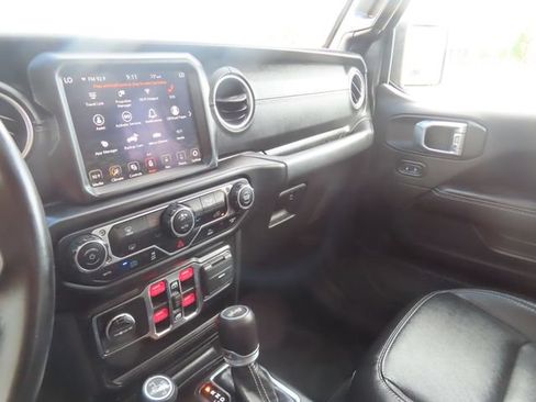 Used 2021 Jeep Wrangler Unlimited Sahara AWD/4WD image 34