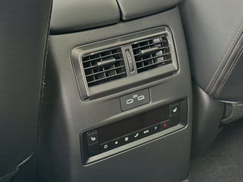 Used 2025 MAZDA CX-70 Plug-In Hybrid w/ Premium Plus image 13