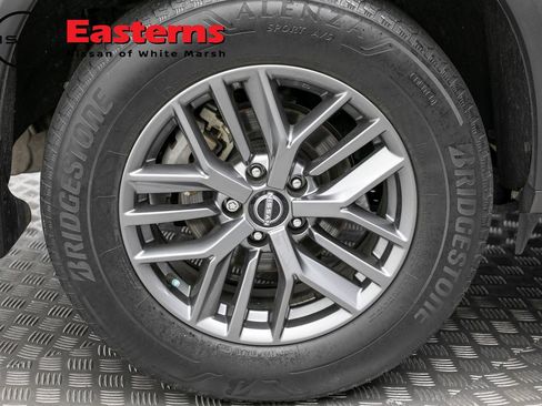 Used 2023 Nissan Rogue S FWD image 29