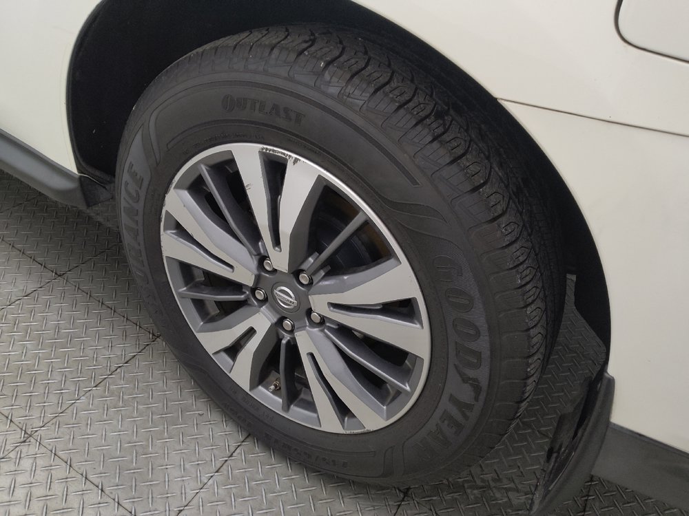 Used 2017 Nissan Pathfinder S AWD/4WD image 31