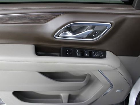 Used 2023 Chevrolet Tahoe Z71 w/ Luxury Package AWD/4WD image 16