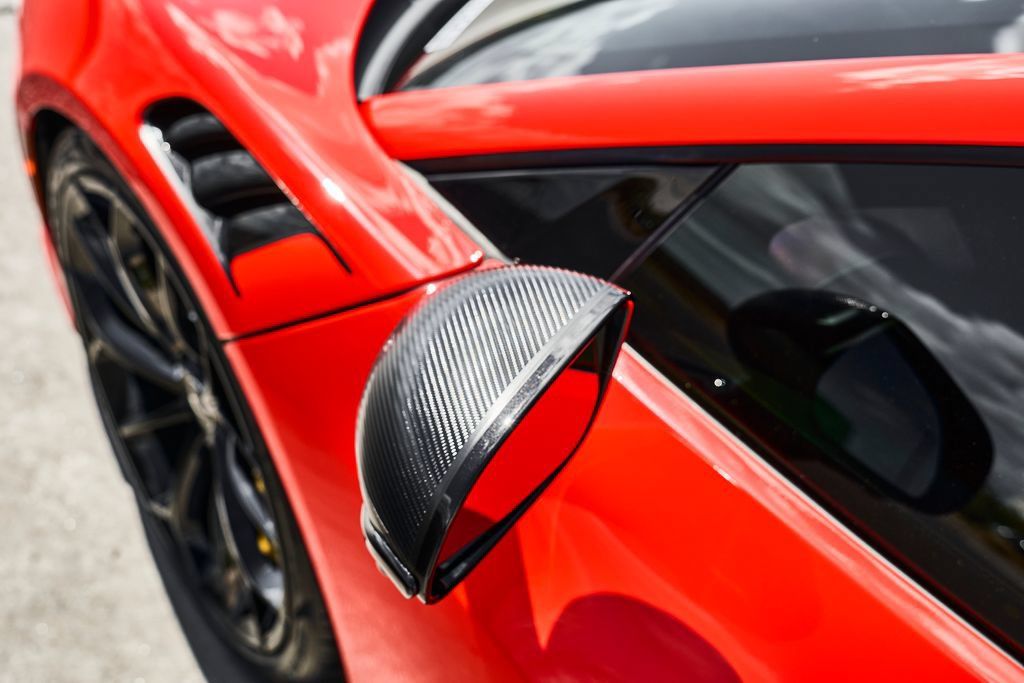 Used 2025 McLaren Artura Spider RWD image 8