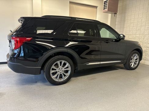 Used 2023 Ford Explorer XLT w/ Equipment Group 202A AWD/4WD image 24
