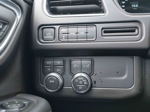 Used 2024 GMC Yukon SLT AWD/4WD image 38