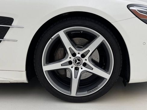 Used 2019 Mercedes-Benz SL 550 image 31