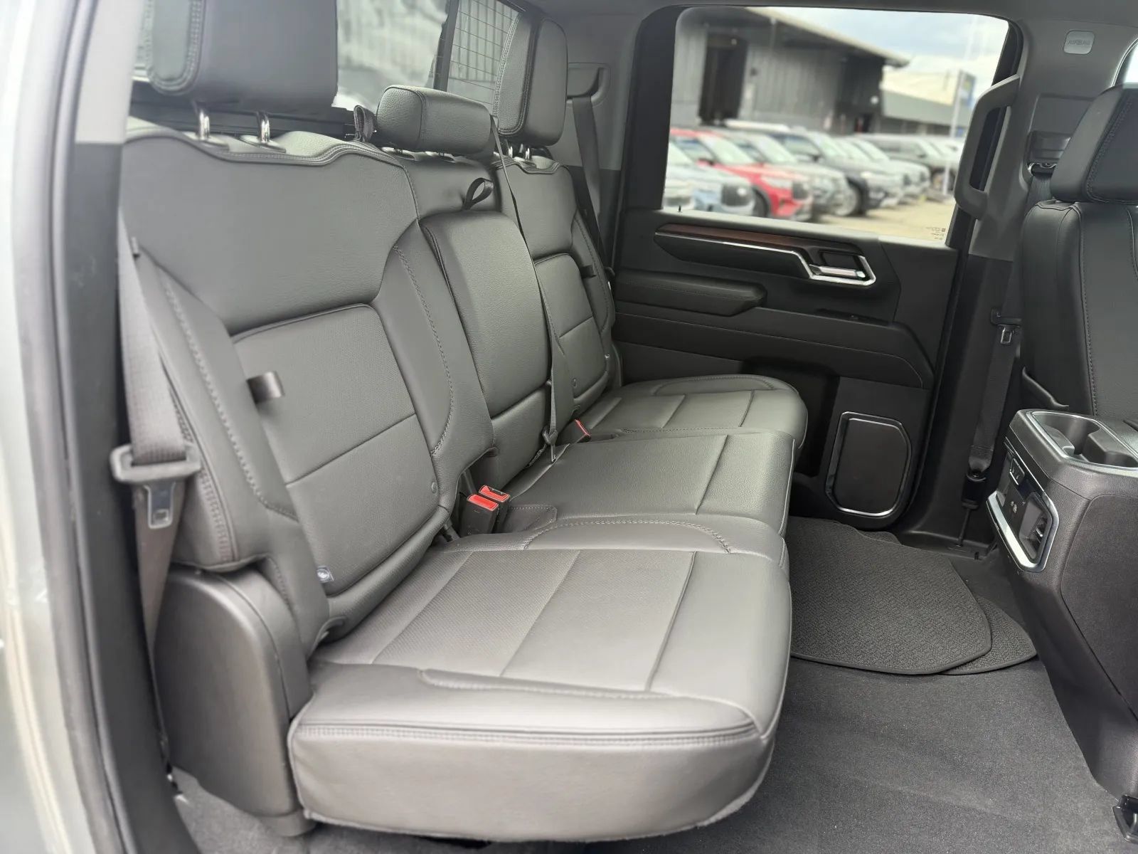 Used 2024 GMC Sierra 2500 Denali w/ Denali Reserve Package AWD/4WD image 18