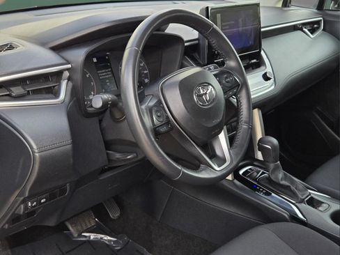 Used 2024 Toyota Corolla Cross LE FWD image 24