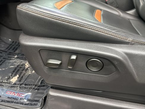 Used 2024 GMC Sierra 1500 AT4 w/ AT4 Carbonpro Edition AWD/4WD image 17