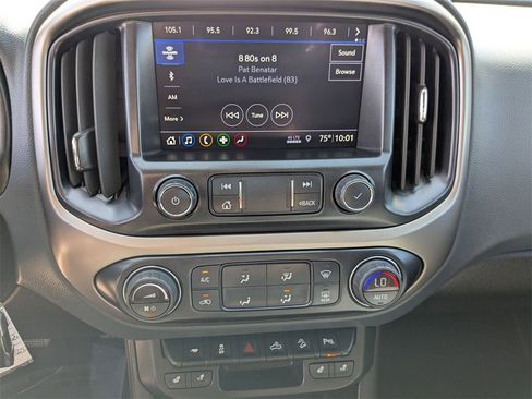 Used 2022 Chevrolet Colorado Z71 image 15