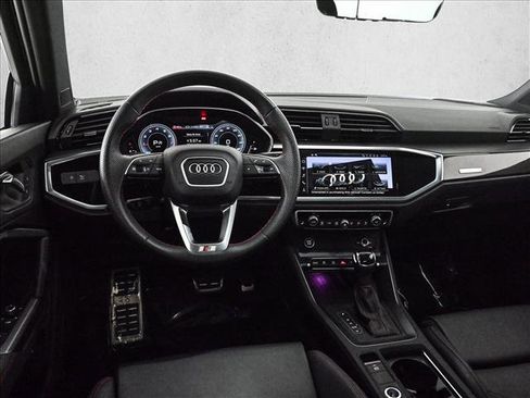 Used 2025 Audi Q3 2.0T Premium Plus w/ Premium Plus Package image 19