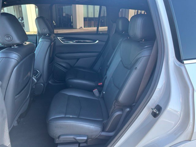 Used 2022 Cadillac XT6 Premium Luxury w/ Technology Package FWD image 24