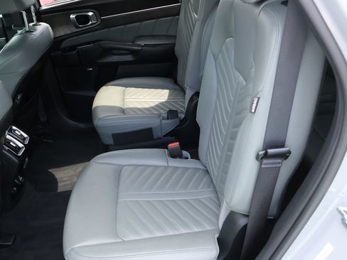 Used 2024 Kia Sorento SX Prestige w/ Sage Leather Package AWD/4WD image 14