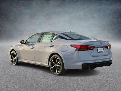 New 2025 Nissan Altima 2.5 SR w/ SR Premium Package image 4