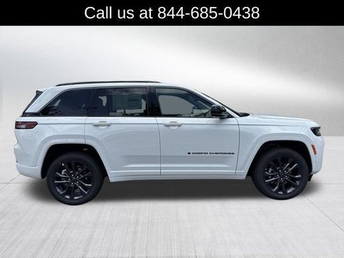 New 2026 Jeep Grand Cherokee Limited AWD/4WD image 4