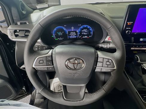 New 2026 Toyota Sienna Limited AWD/4WD image 11