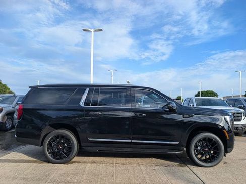 New 2026 GMC Yukon XL Elevation RWD image 3