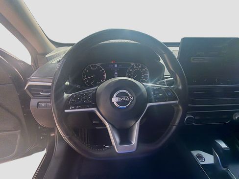 Used 2023 Nissan Altima 2.5 SL FWD image 10