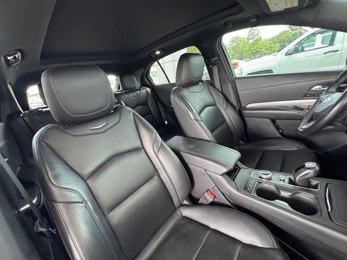 Used 2019 Cadillac XT4 Premium Luxury w/ Cold Weather Package AWD/4WD image 18