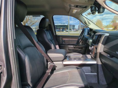 Used 2017 RAM 1500 Laramie w/ Convenience Group image 31