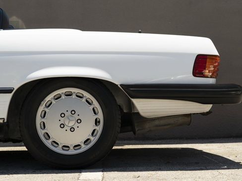 Used 1988 Mercedes-Benz 560 SL image 27