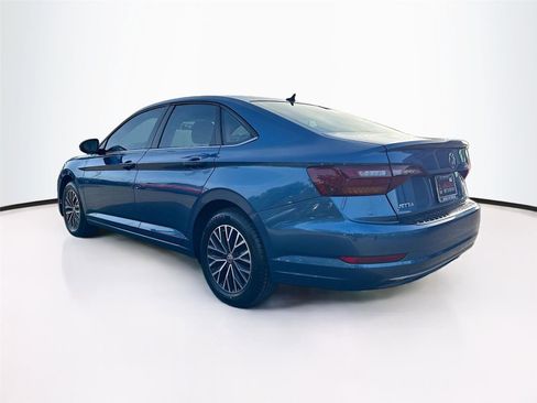 Used 2019 Volkswagen Jetta SE w/ Cold Weather Package image 5