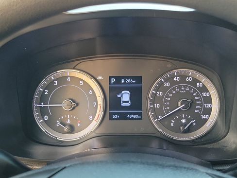 Certified 2020 Hyundai Venue SE image 11