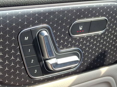 Certified 2025 Mercedes-Benz GLA 250 4MATIC image 23