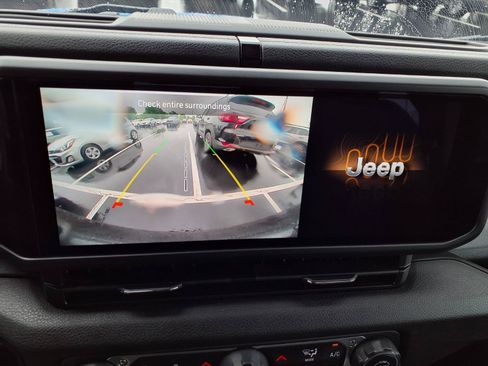 Used 2024 Jeep Wrangler Unlimited Sport AWD/4WD image 6