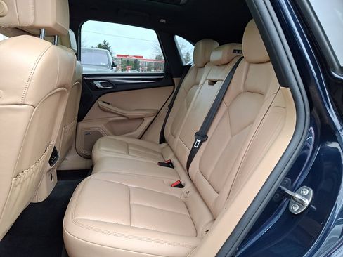 Used 2019 Porsche Macan image 10