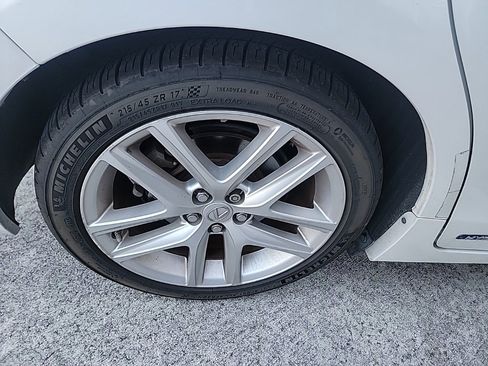 Used 2015 Lexus CT 200h image 13