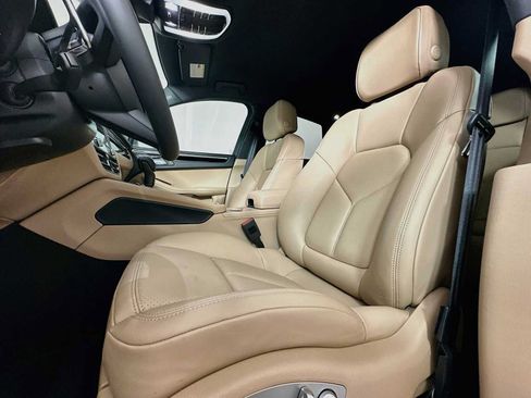Certified 2026 Porsche Macan S AWD/4WD image 5