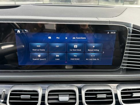 Used 2026 Mercedes-Benz GLS 580 4MATIC image 33