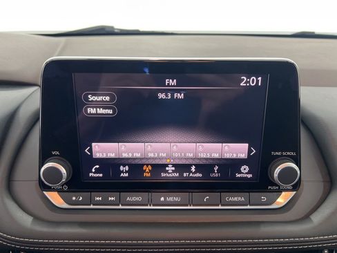 Used 2023 Nissan Rogue SV FWD image 12