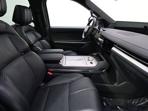 New 2025 Lincoln Navigator Reserve w/ Jet Appearance Package image 16