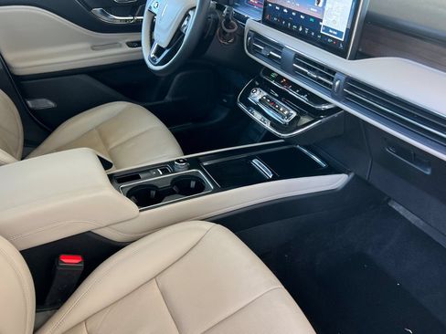 Certified 2025 Lincoln Corsair Grand Touring w/ Equipment Group 301A AWD/4WD image 28