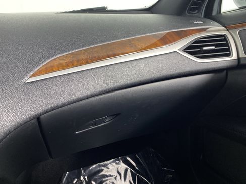 Used 2017 Lincoln MKZ Reserve FWD image 32