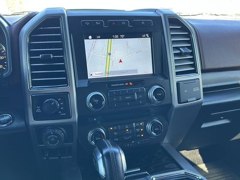 Used 2018 Ford F150 Platinum w/ Equipment Group 701A Luxury image 31