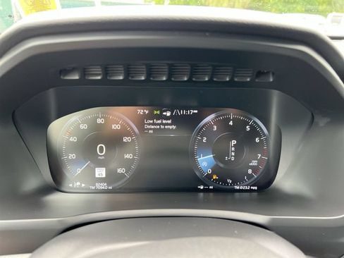 Used 2022 Volvo XC90 T5 Momentum w/ Climate Package AWD/4WD image 12