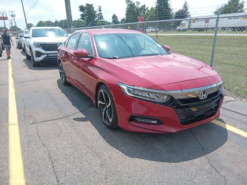 Used 2018 Honda Accord Sport image 5