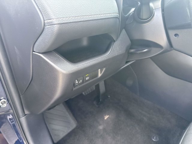 Used 2025 Toyota RAV4 XLE AWD/4WD image 19