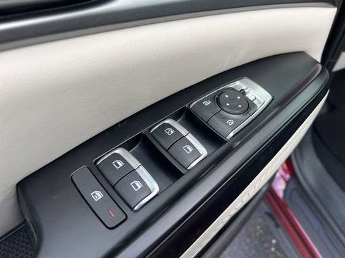 Certified 2024 Kia Carnival LX image 27