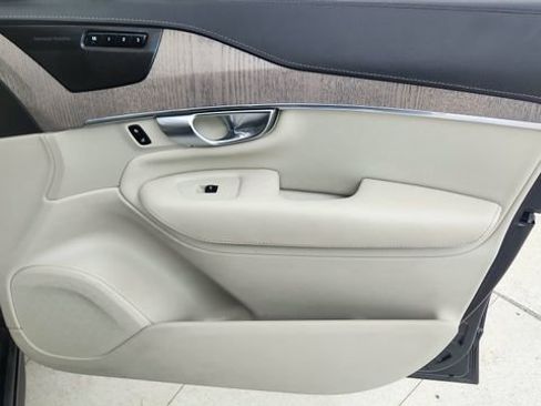 Used 2021 Volvo XC90 T6 Inscription w/ Climate Package image 25