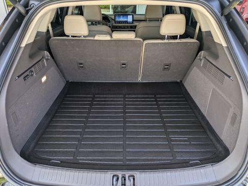 Used 2023 Lincoln Nautilus AWD w/ Premium Package image 13