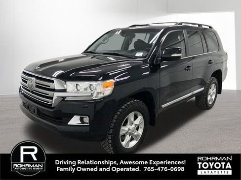 Used 2016 Toyota Land Cruiser AWD/4WD image 2