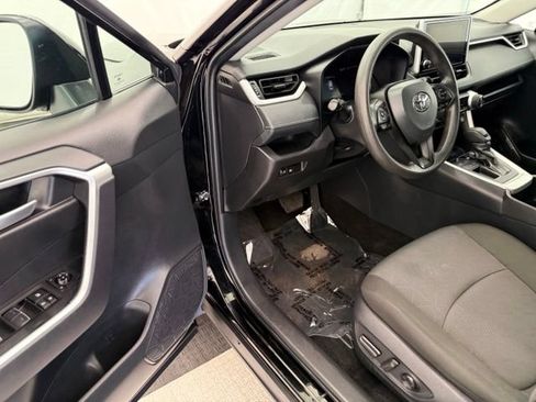 Used 2025 Toyota RAV4 XLE FWD image 29
