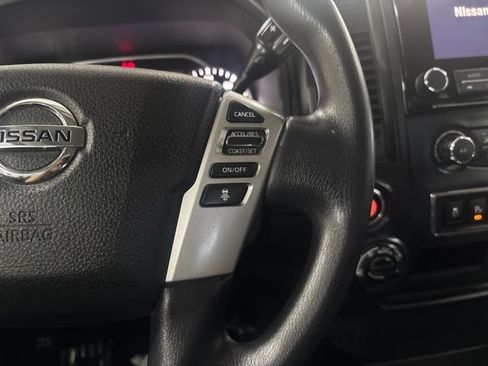 Used 2022 Nissan Titan SV AWD/4WD image 16