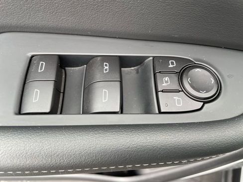 Used 2025 Buick Enclave Preferred FWD image 6